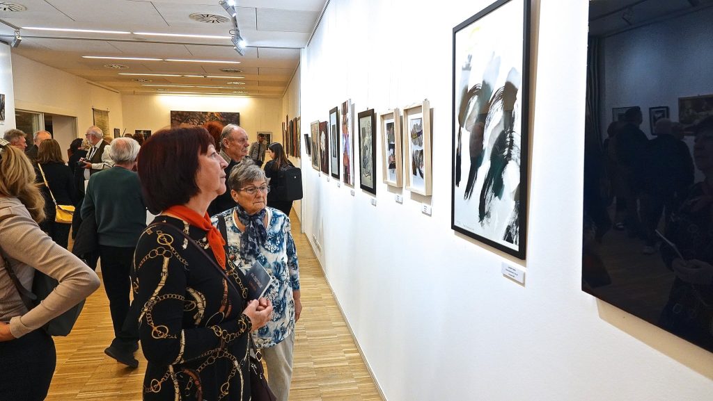 Szabad pálya – XVI. Őszi Tárlat – Tatabánya